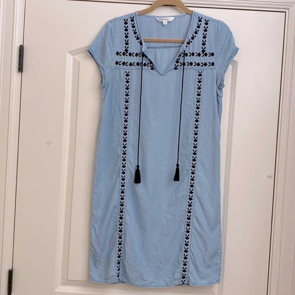 Downeast embroidered dress Women’s Midi Tassels chambray V Neck Beach coastal S